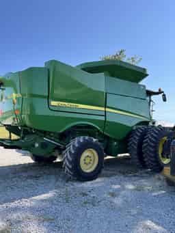 2014 John Deere S670 Image