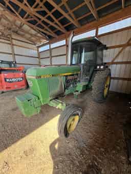 1983 John Deere 2950 Image