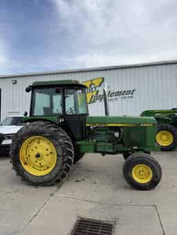 1983 John Deere 2950 Image