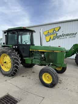 1983 John Deere 2950 Image
