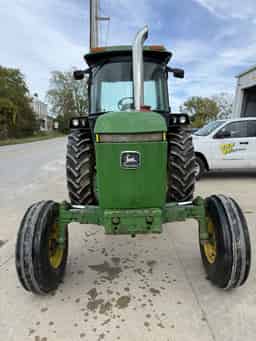 1983 John Deere 2950 Image