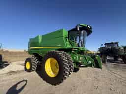 2023 John Deere S780 Image