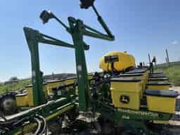 2003 John Deere 1770NT Image