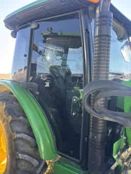 2022 John Deere 5075E Image