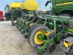2014 John Deere 1775NT Image