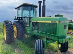 1990 John Deere 4555 Image