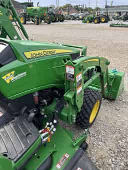 2022 John Deere 2025R Image