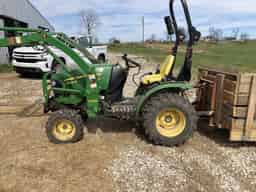 2015 John Deere 2025R Image