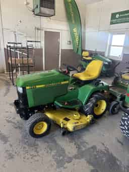 2001 John Deere 425 Image