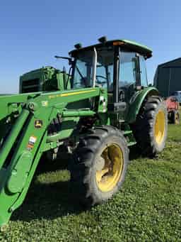 2009 John Deere 5101E Image