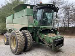 2014 John Deere S670 Image