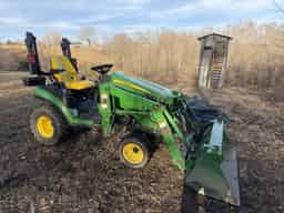 2016 John Deere 1025R Image