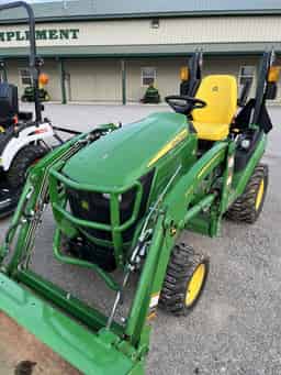 2023 John Deere 1025R Image