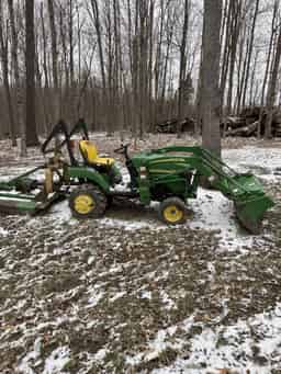 2007 John Deere 2305 Image