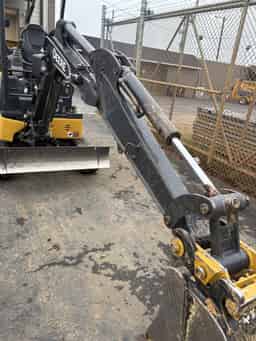 2023 John Deere 17 P Image