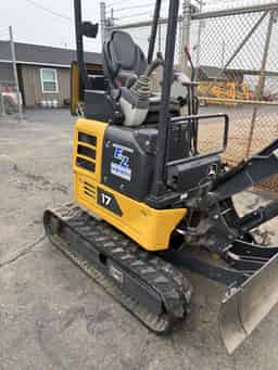 2023 John Deere 17 P Image