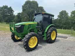 2017 John Deere 5085E Image