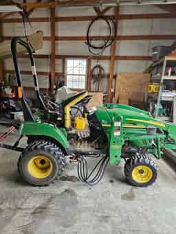 2007 John Deere 2305 Image