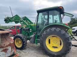 2015 John Deere 5085E Image