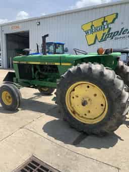 1981 John Deere 2940 Image