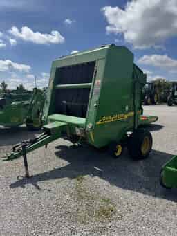 2000 John Deere 567 Image