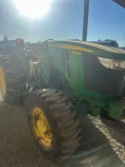 2016 John Deere 5075E Image