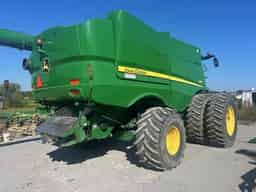 2016 John Deere S680 Image