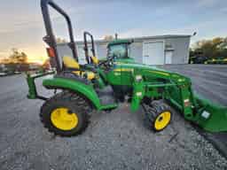 2020 John Deere 2032R Image