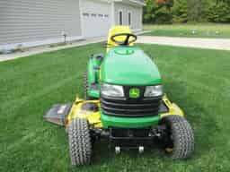 2010 John Deere X748 Image