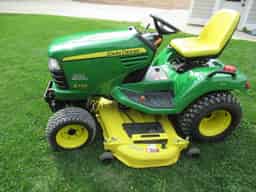 2010 John Deere X748 Image
