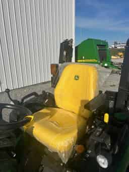 2021 John Deere 2025R Image