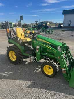 2021 John Deere 2025R Image