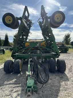 2004 John Deere 1890 Image