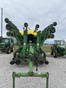 2004 John Deere 1790 Image