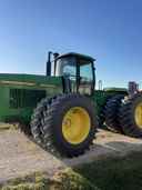 1990 John Deere 8760 Image