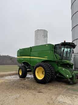 2012 John Deere S680 Image