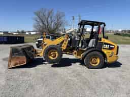 2016 Caterpillar 906 Image