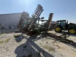 2007 John Deere 637 Image