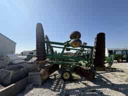 2007 John Deere 637 Image