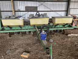 1992 John Deere 7200 Image