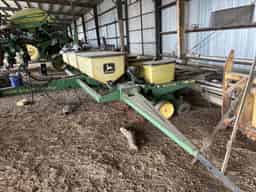 1992 John Deere 7200 Image