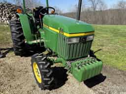 1998 John Deere 870 Image