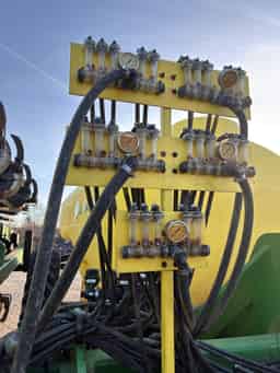 2017 John Deere 2510L Image