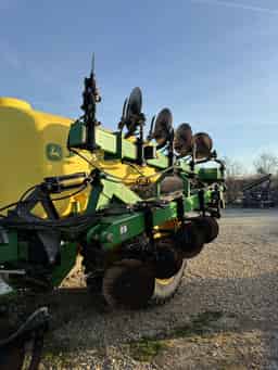 2017 John Deere 2510L Image