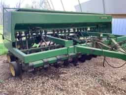 1991 John Deere 750 Image