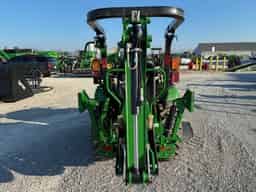 2019 John Deere 2025R Image