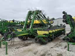 2007 John Deere 1770NT Image