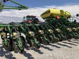 2006 John Deere 1790 Image