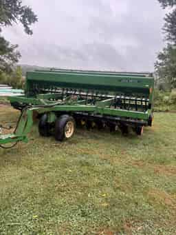 1994 John Deere 750 Image