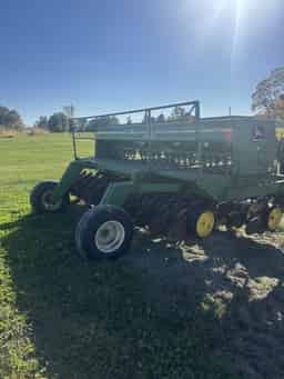 1994 John Deere 750 Image